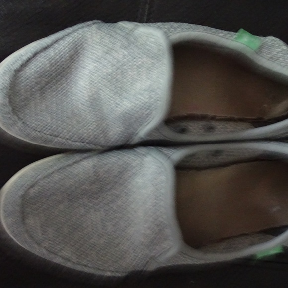 SANUK SHOES SIZE 5 - Picture 1 of 3
